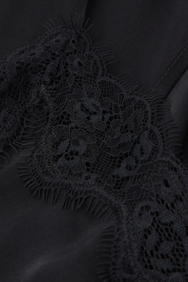 Asymetryczna halka z satyny wiskozowej z koronką Asymetryczna halka z satyny wiskozowej z koronką