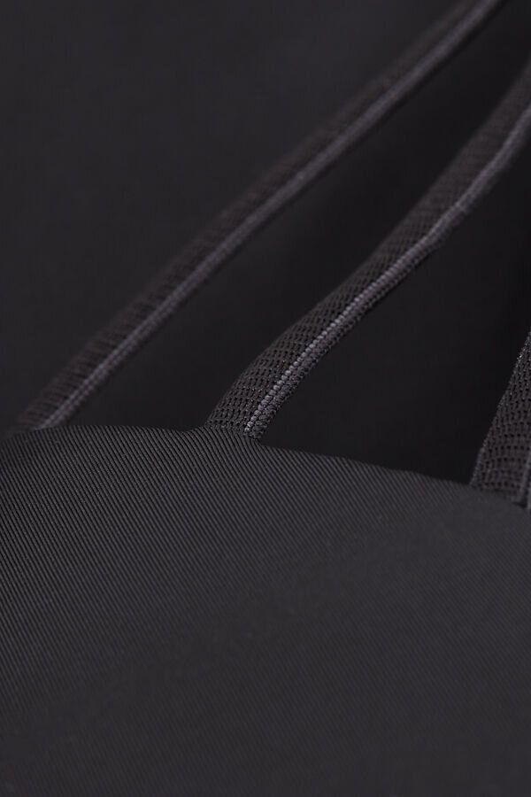 Biustonosz balkonetkowy Ilenia z Ultralight Microfiber Biustonosz balkonetkowy Ilenia z Ultralight Microfiber