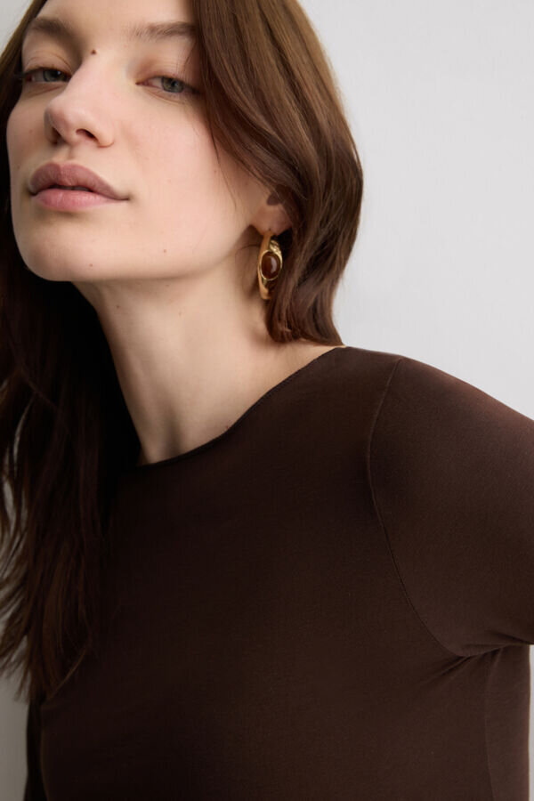 Bluzka z dekoltem w łódkę z ultralekkiej bawełny Bluzka z dekoltem w łódkę z ultralekkiej bawełny