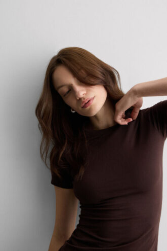 Bluzka z krótkim rękawem z elastycznej bawełny najwyższej jakości Bluzka z krótkim rękawem z elastycznej bawełny najwyższej jakości