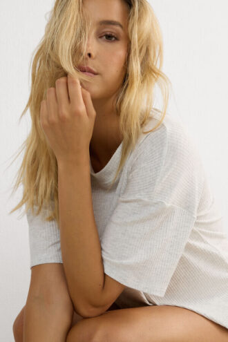 Elegancka, wygodna bluzka z modalu z krótkim rękawem