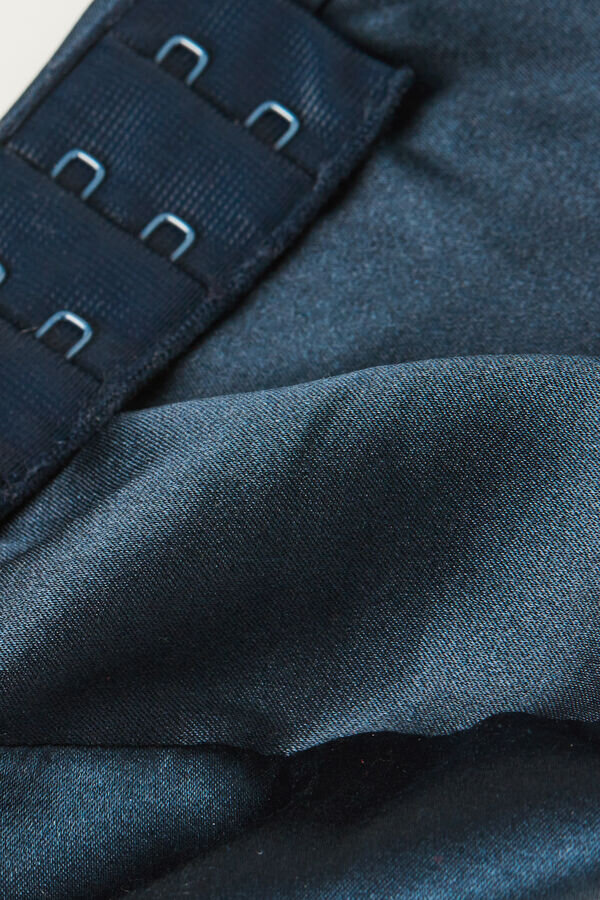 Emma Wyrafinowany biustonosz trójkątny z jedwabiu na co dzień Emma Wyrafinowany biustonosz trójkątny z jedwabiu na co dzień