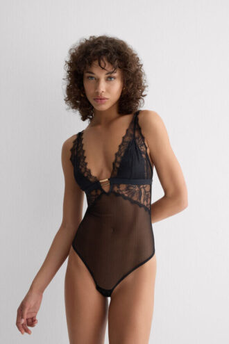 Figlarny, efektowny Lace Bodysuit z koronką