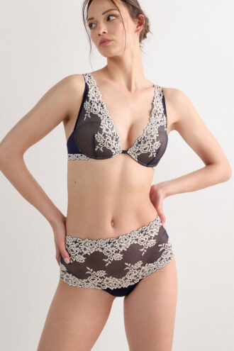 Hipster Brazilian Pretty Flowers