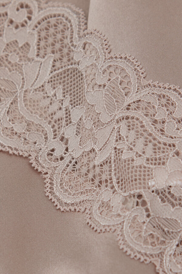 Jedwabna halka z koronkowymi wstawkami Jedwabna halka z koronkowymi wstawkami