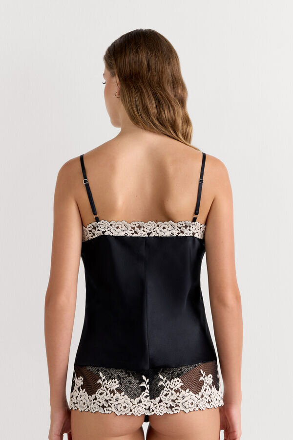 Jedwabna koszulka na cienkich ramiączkach Pretty Flowers Jedwabna koszulka na cienkich ramiączkach Pretty Flowers