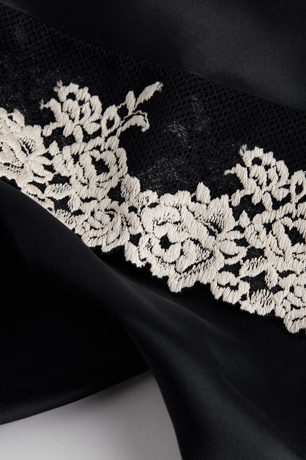 Jedwabna koszulka na cienkich ramiączkach Pretty Flowers Jedwabna koszulka na cienkich ramiączkach Pretty Flowers