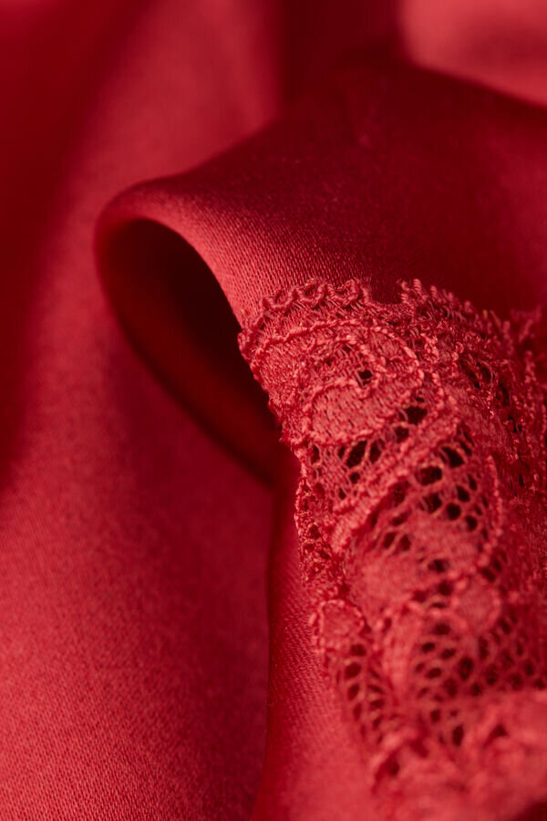 Jedwabne szorty z koronkową lamówką Jedwabne szorty z koronkową lamówką