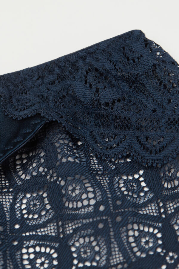 Koronkowe i jedwabne figi bikini Koronkowe i jedwabne figi bikini