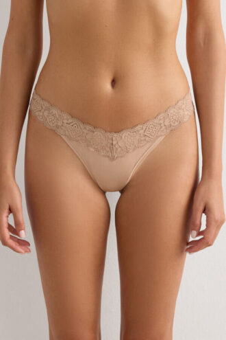 Koronkowe i mikrofibrowe Brazilian Style majtki w stylu lat 80.