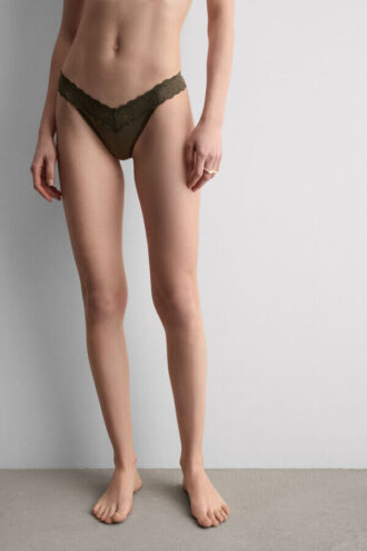 Koronkowe i mikrofibrowe Brazilian Style majtki w stylu lat 80.