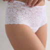 Koronkowe majtki typu hipster