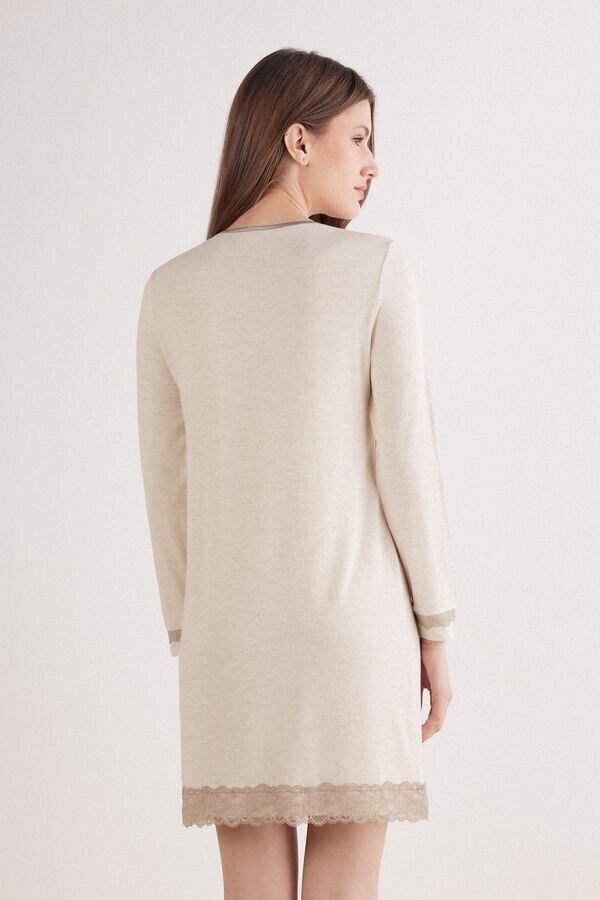 Suknia nocna z guzikami z przodu i koronkowymi detalami Suknia nocna z guzikami z przodu i koronkowymi detalami