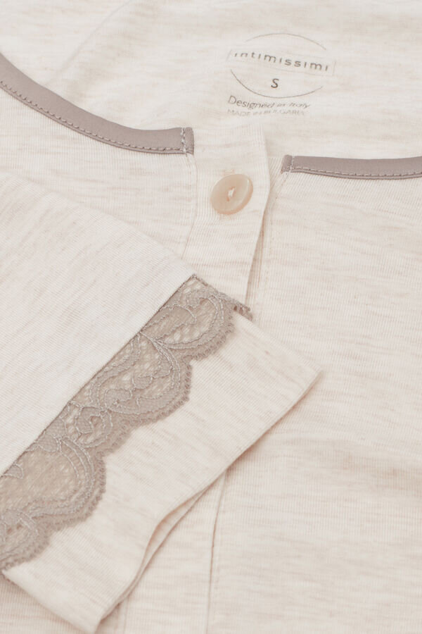 Suknia nocna z guzikami z przodu i koronkowymi detalami Suknia nocna z guzikami z przodu i koronkowymi detalami