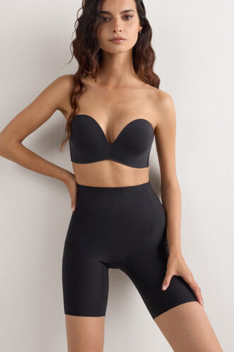 Szorty z mikrofibry z surowym wykończeniem