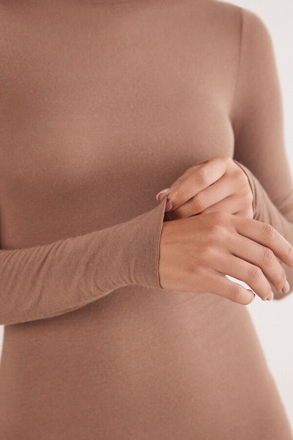 Ultralekki top z kaszmiru modalnego z dekoltem w łódkę Ultralekki top z kaszmiru modalnego z dekoltem w łódkę