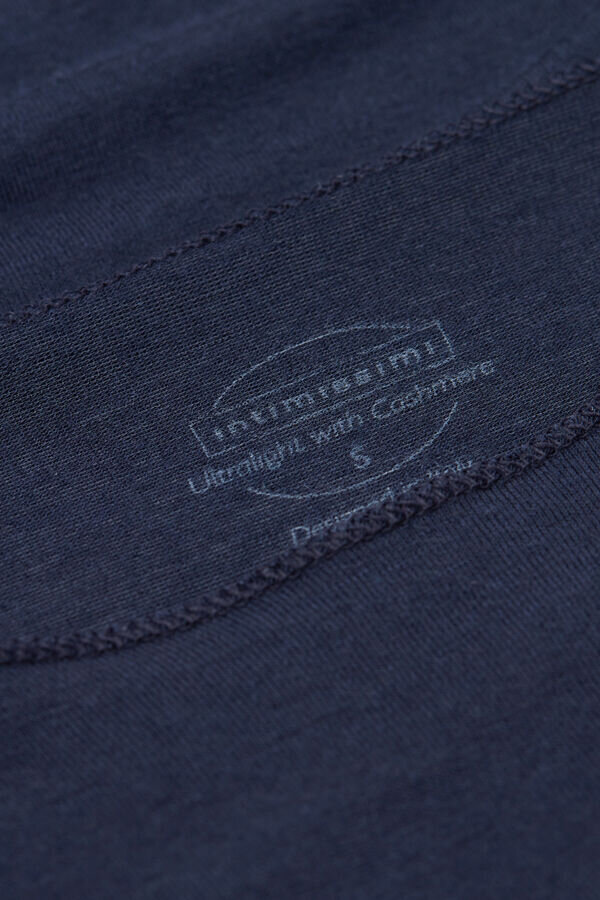 Ultralekki top z kaszmiru modalnego z dekoltem w łódkę Ultralekki top z kaszmiru modalnego z dekoltem w łódkę