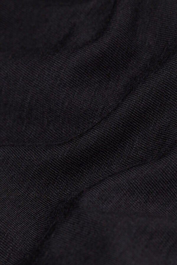 Ultralekki top z kaszmiru modalnego z dekoltem w łódkę Ultralekki top z kaszmiru modalnego z dekoltem w łódkę