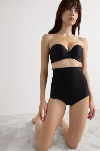 Wysokie majtki modelujące z bezszwowej mikrofibry